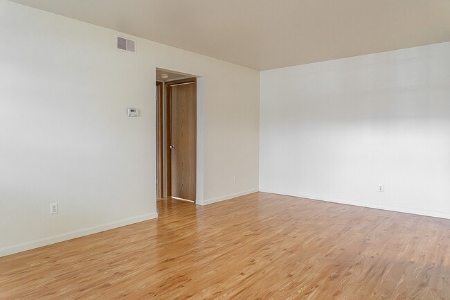 Oxford Place - Concord - Oxford Place Apartments