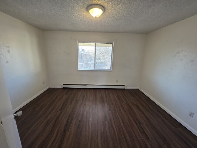 Foto del edificio - 487 Tracy Dr