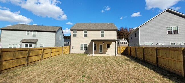 Foto del edificio - 272 Moonstone Ct