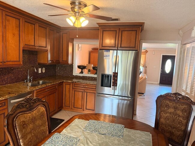 Building Photo - 6082 Wauconda Way E