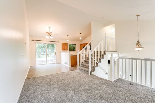 Building Photo - Well-Designed 3-Bedroom in Prime West Omah...