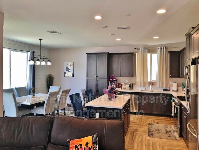 Foto del edificio - 41436 Yellow Birch St