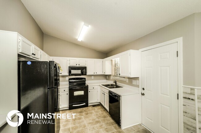 Building Photo - 33 Daisy Ln