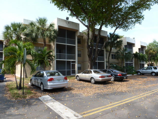 Primary Photo - 4215 N University Dr