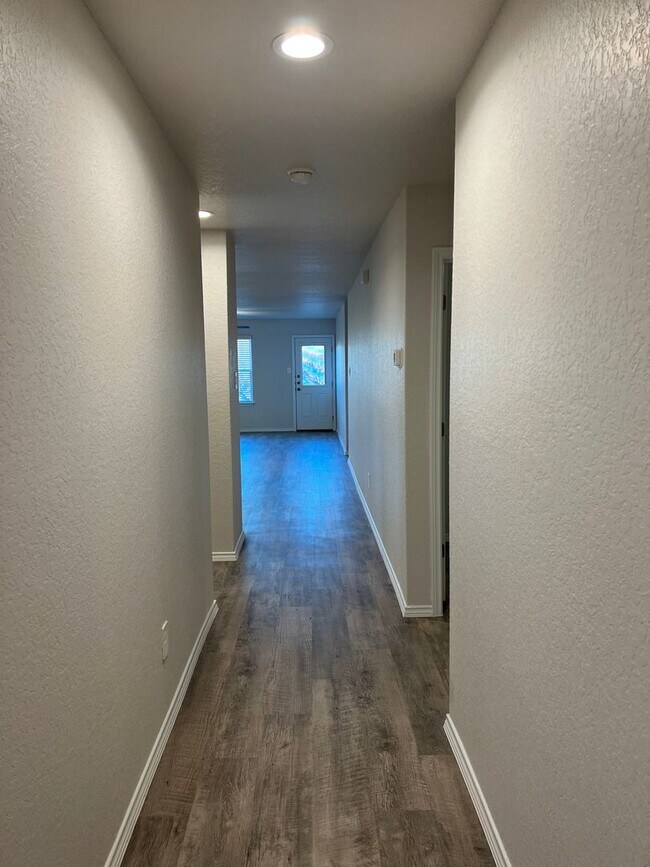 Foto del edificio - **$99 Move In Special** Four Bedroom | Two...