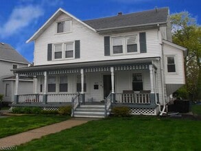 Building Photo - 15 Washburn Pl