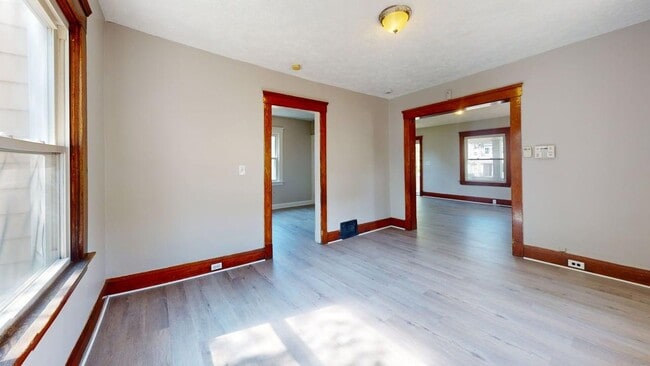 Building Photo - 820 Whitcomb Rd