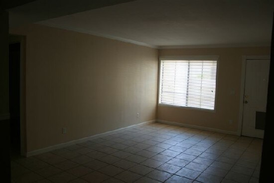Building Photo - 925 N College Ave