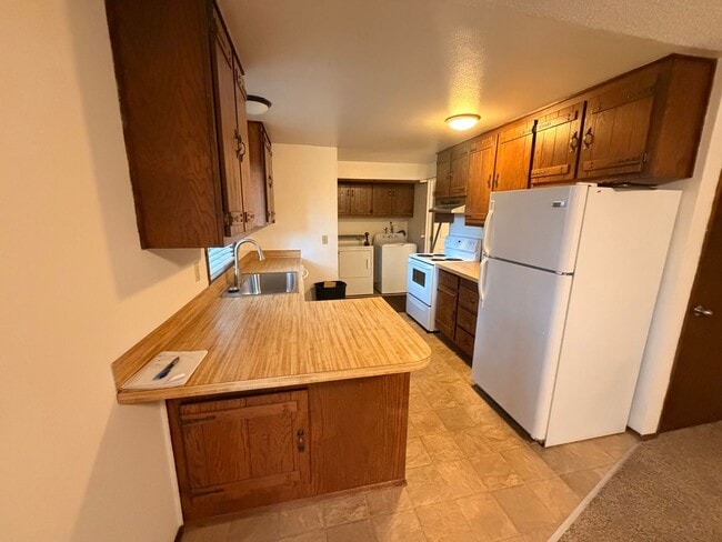 Building Photo - Arnesen