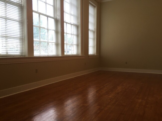 Foto del edificio - 715 Sherman St