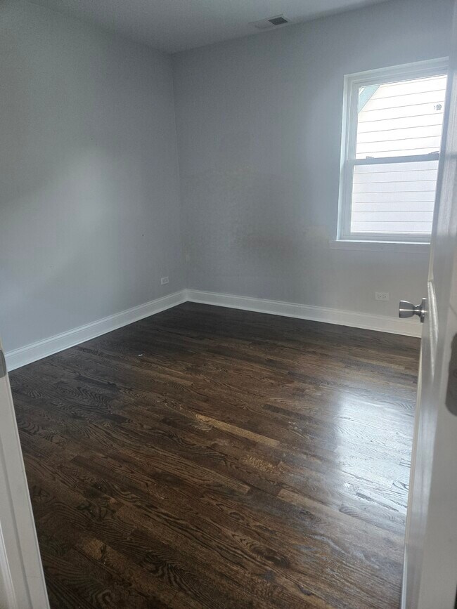 Foto del edificio - 5710 W Huron St