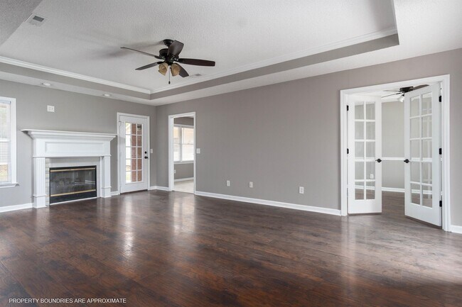 Building Photo - 102 Bordeaux Ln