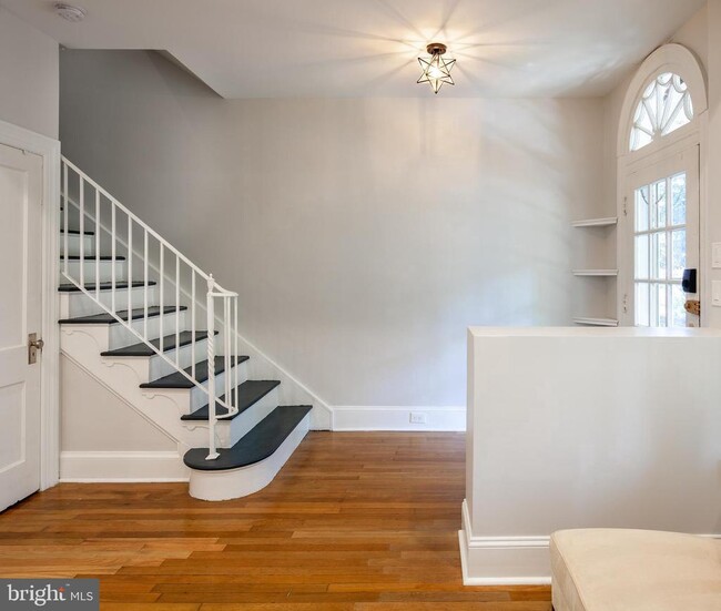 Foto del edificio - 3031 Rodman St NW
