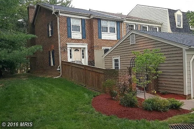 Building Photo - 9515 Duffer Way