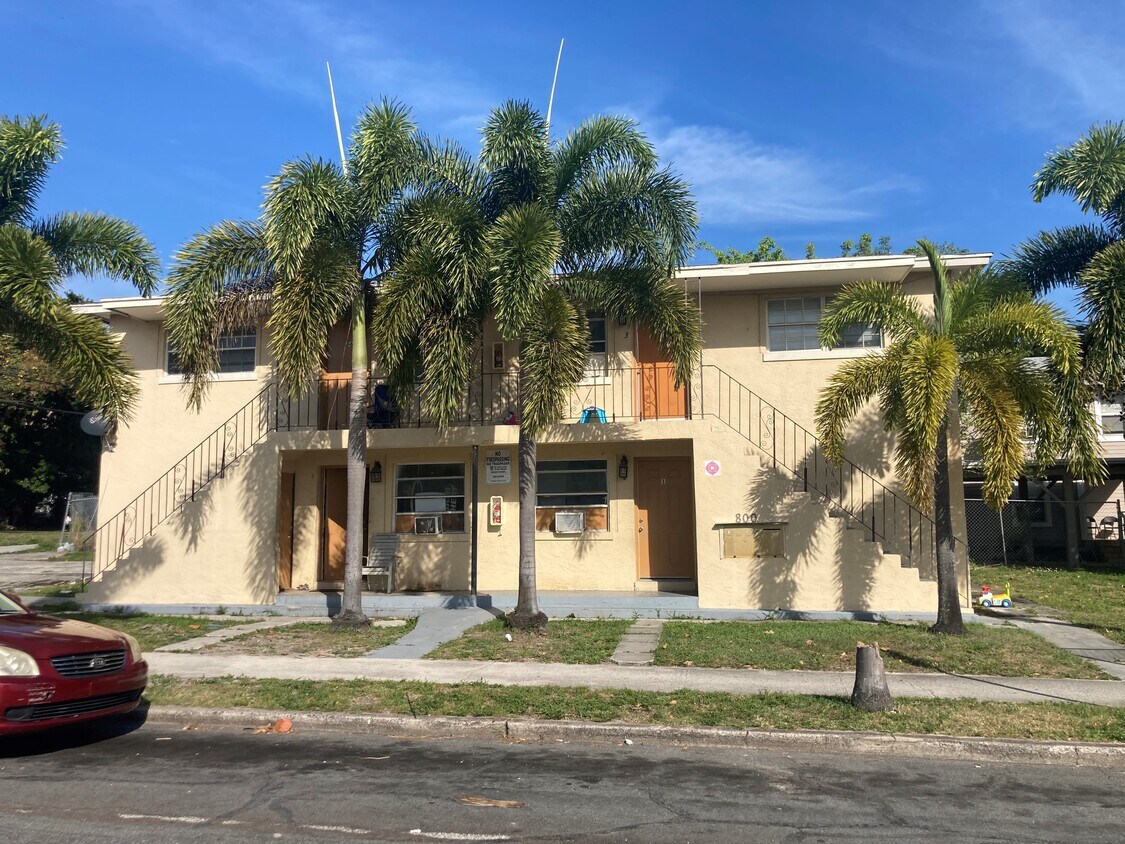 Foto principal - 800 Douglass Ave
