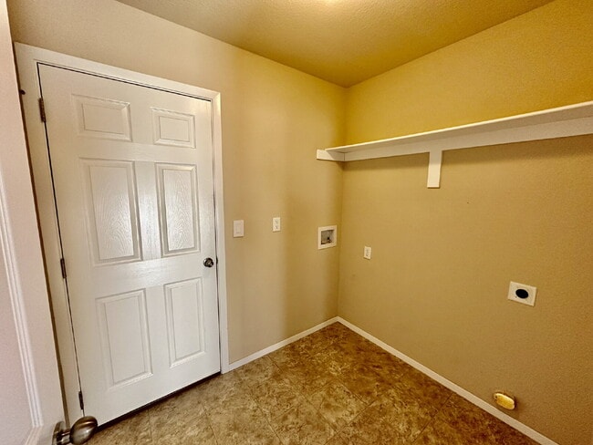 Building Photo - 816 NW 68th Ave