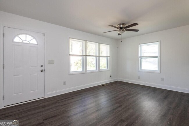 Foto del edificio - 364 Betsy Ave SW