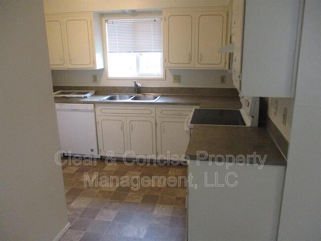 Foto del edificio - 4279 River Rd