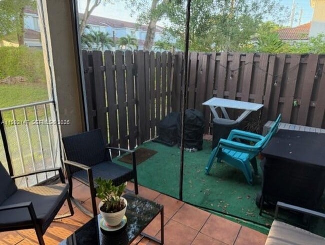 Foto del edificio - 4744 NW 114th Ave