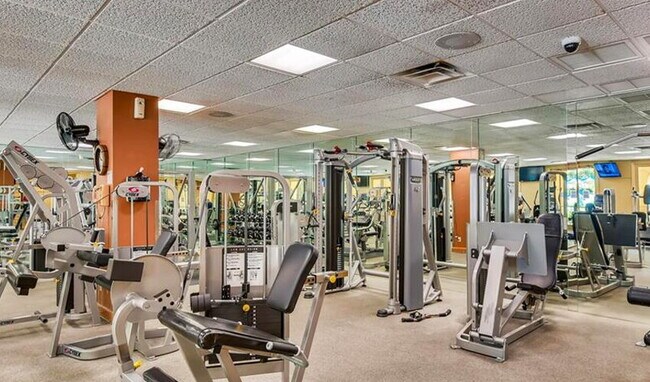 Foto del edificio - Luxury Mid-Rise | Guard Gated | Underground Garage Area | Resort Style Amenities