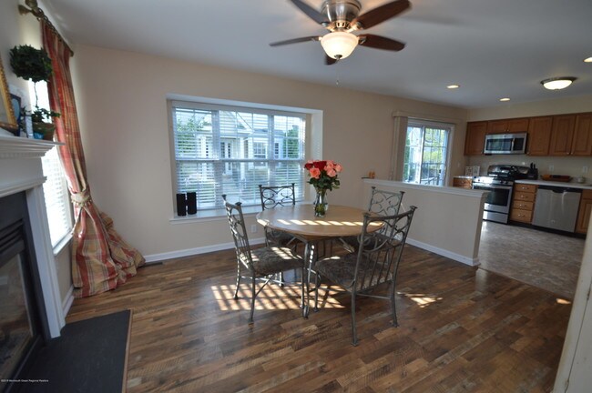 Building Photo - 355 Brookfield Dr