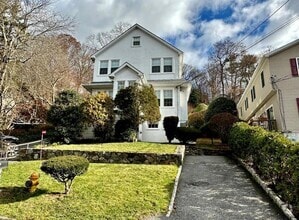 Building Photo - 128 Nethermont Ave