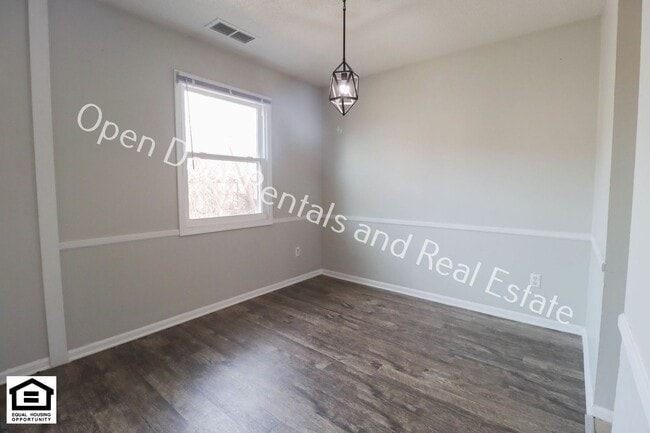 Foto del edificio - Fort Wayne Rising 4933/4935 Vermont Ln.