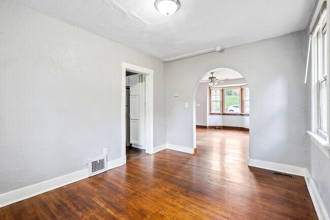 Foto del edificio - Cozy 3 bedroom in Wilkinsburg - AVAILABLE NOW!