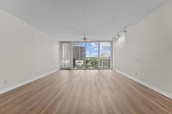 Foto del edificio - 4750 S Ocean Blvd