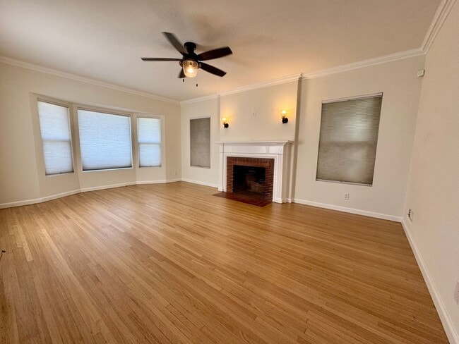 Building Photo - Stunning 3-bedroom, 2-bathroom home in Leimert Park area