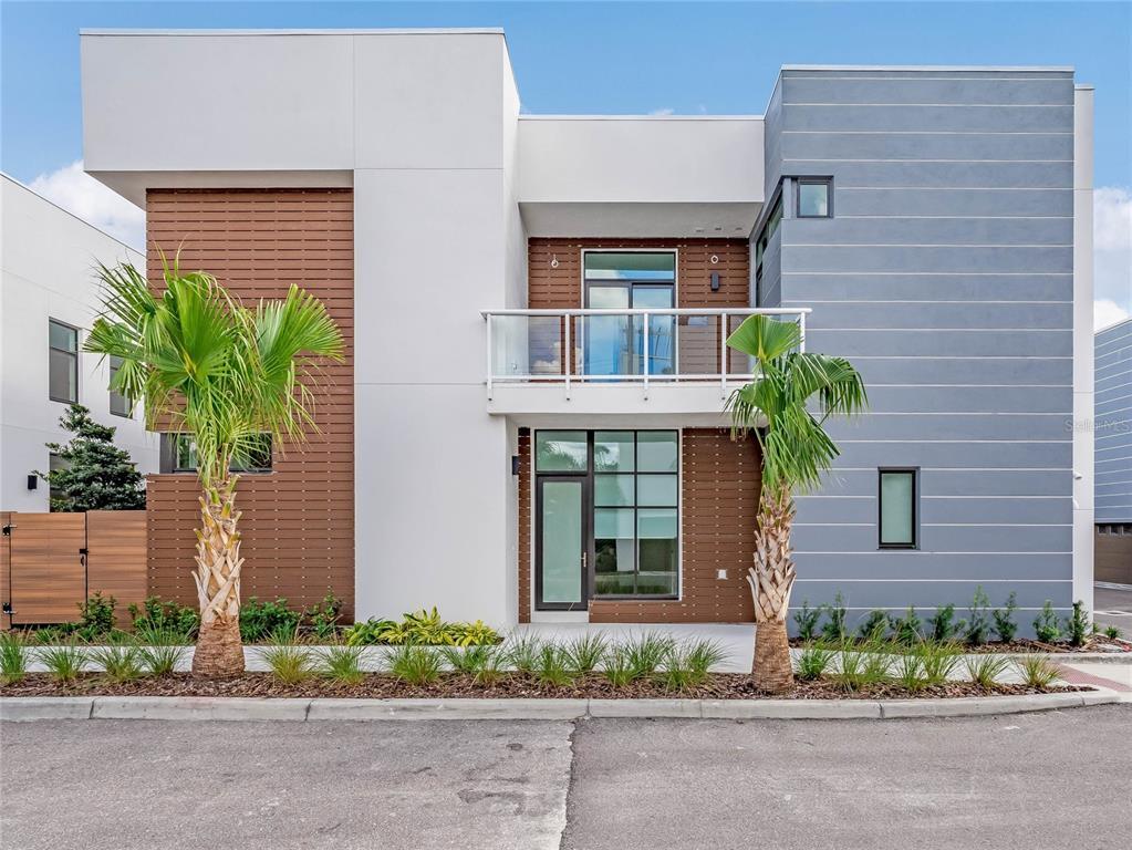 Primary Photo - 1802 MONDRIAN Cir