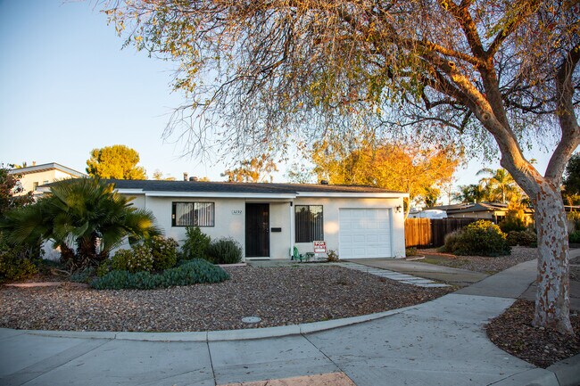 Foto del edificio - 3292 Karok Ave