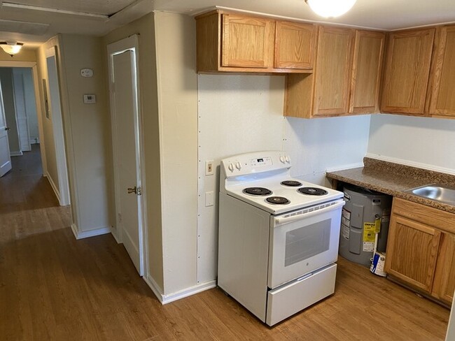 Building Photo - Duplex 2 bd 1 ba