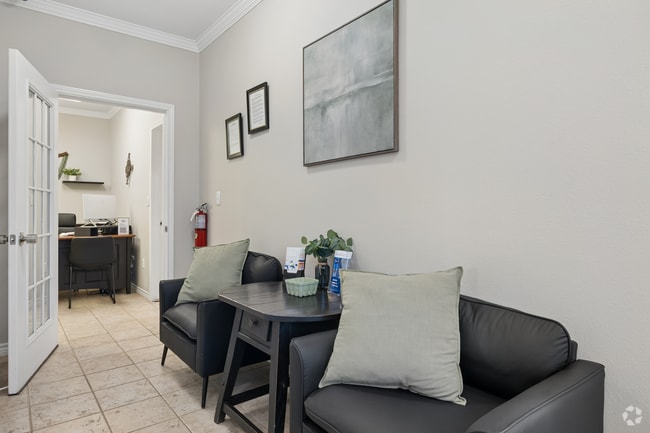 Leasing Office - Saddlebrook