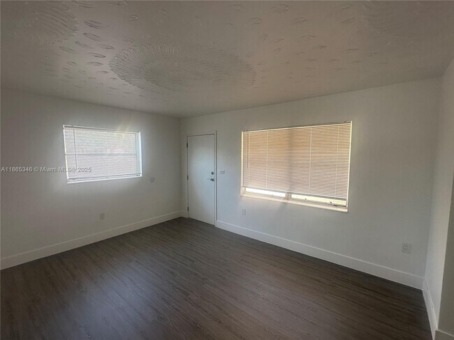 Foto del edificio - 1018 NW 2nd St