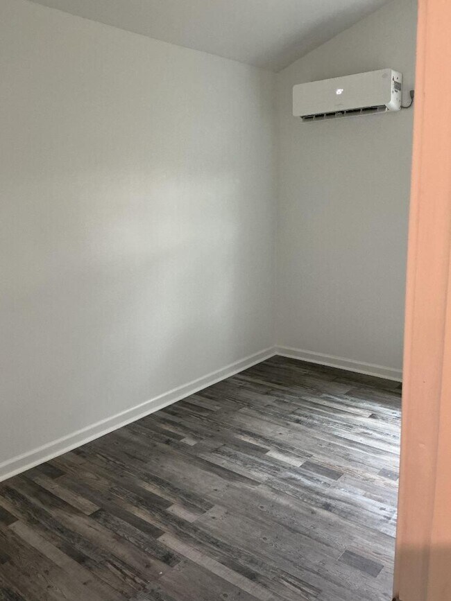 Building Photo - 2 Smith Rd