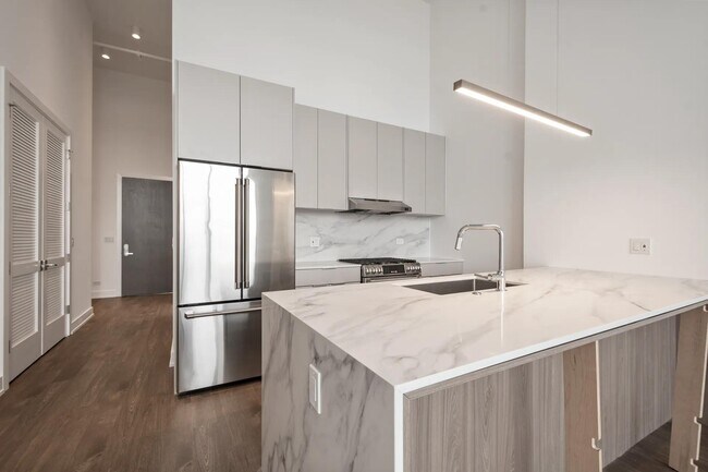 Foto del edificio - 728 Waukegan Rd