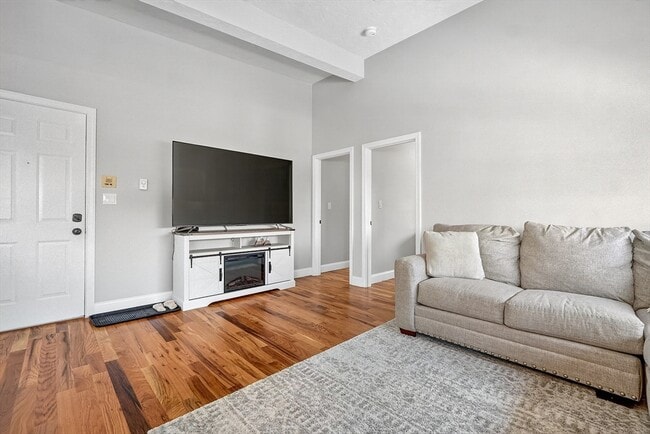 Building Photo - 217 Highland Ave