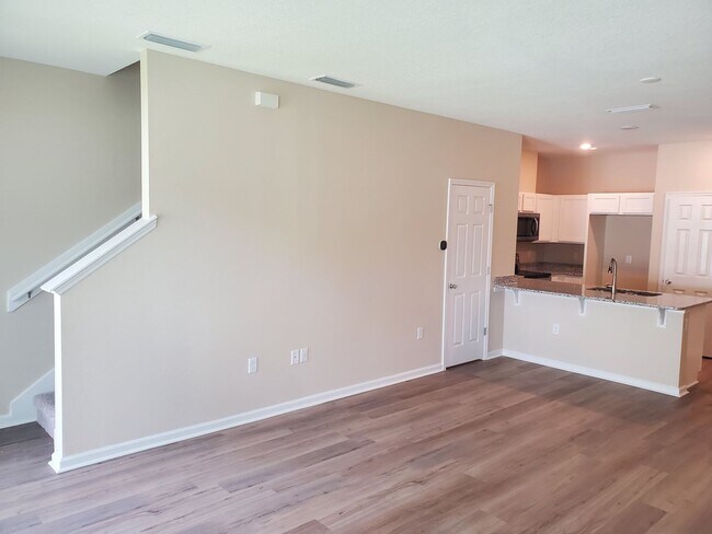 Foto del edificio - SPECIAL OFFER! Brand New 2B/2.5 B btownhom...