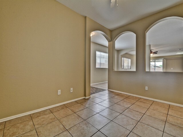 Foto del edificio - 11221 W Coronado Rd