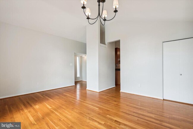 Building Photo - 8524 Acorn Cir