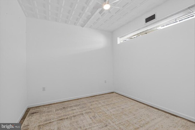 Building Photo - 2512 E Lehigh Ave