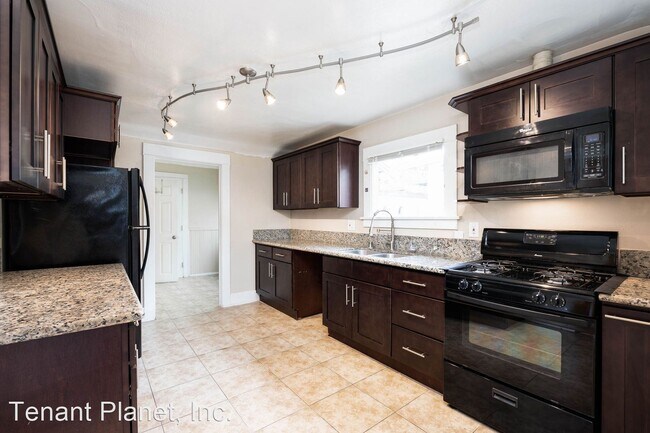 Building Photo - 2 br, 1 bath House - 2775 K Street