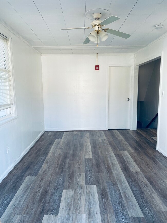 bedroom 1 - 314 E Main St
