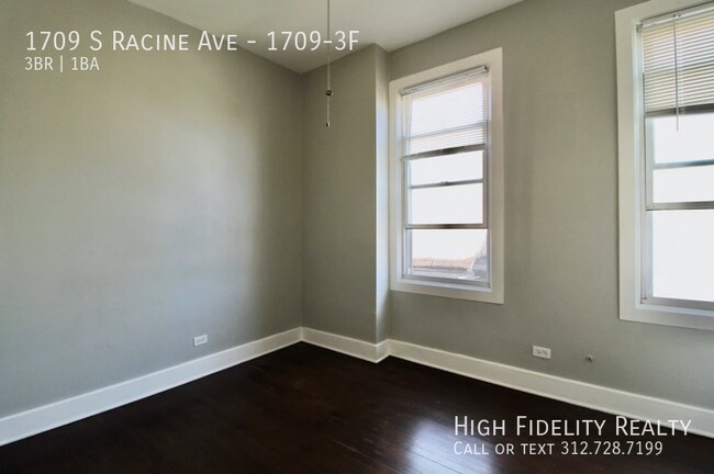 Building Photo - 1709 S Racine Ave