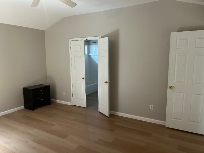 Building Photo - 1225 Darless Dr