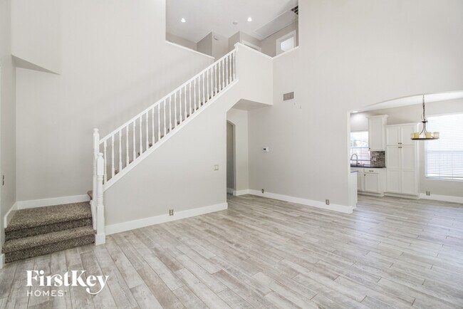 Foto del edificio - 3601 Creekview Ct