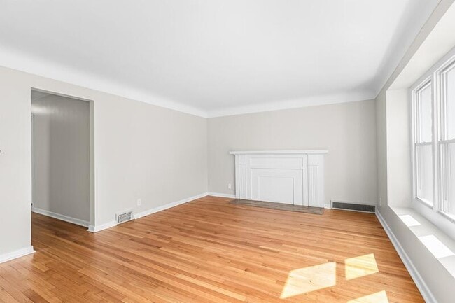 Building Photo - 24050 Blackstone St