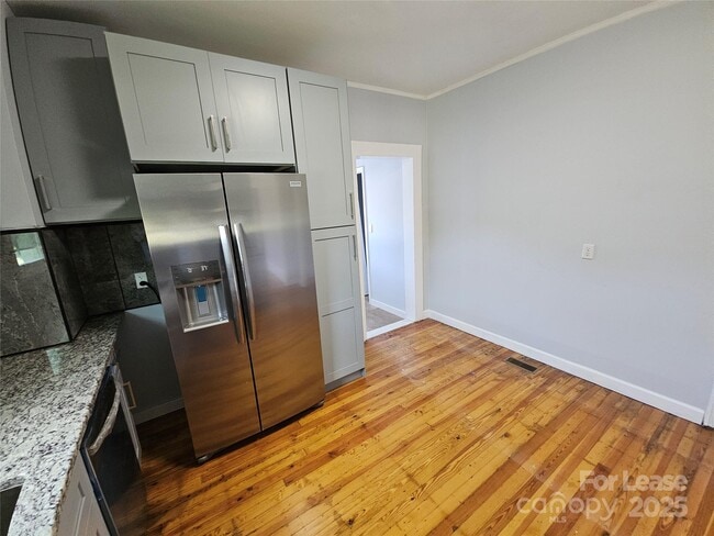 Foto del edificio - 1704 16th St NE