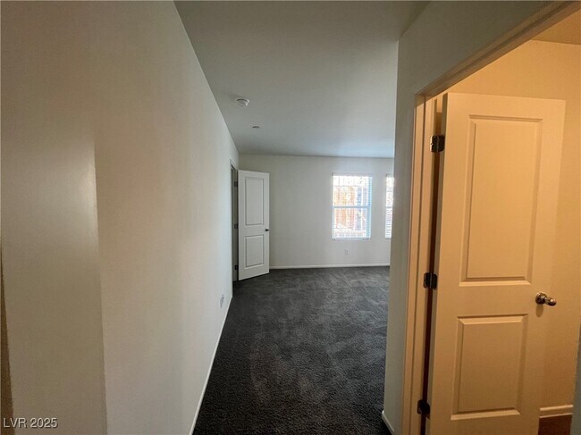 Foto del edificio - 6113 Hibiscus Gdn St